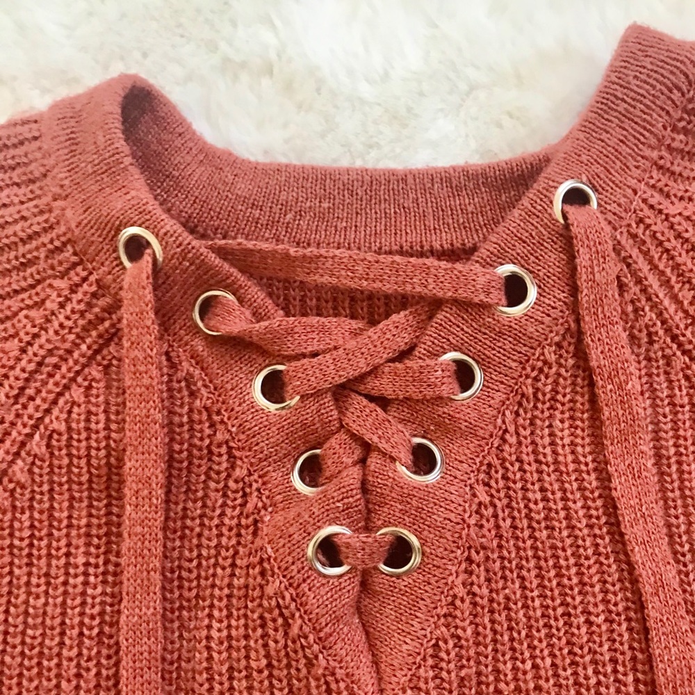 🌻 3/$20 Chunky Knit Rust Tie Up Sweater - Picture 3 of 6